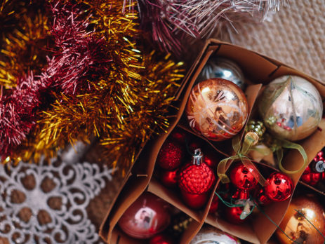 how to pack ornaments